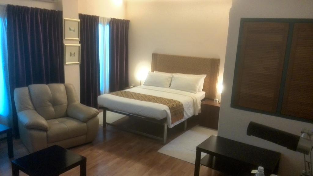 The Boutique Residence Hotel George Town Room photo